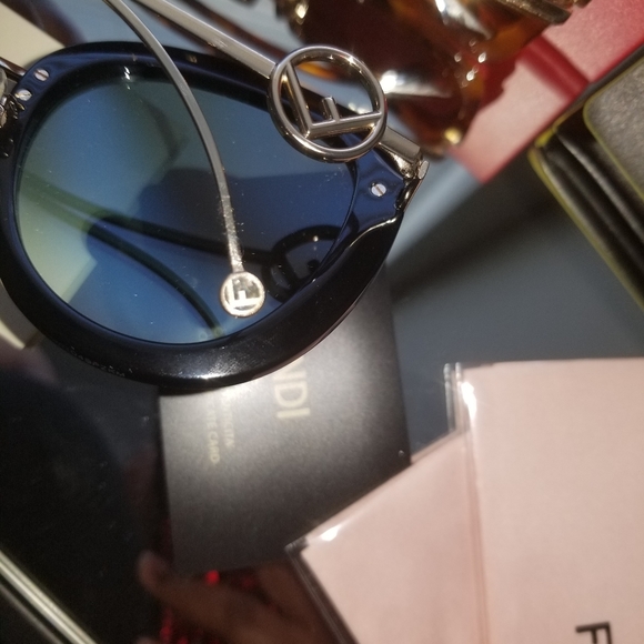 BUNDLE FENDI sunglasses main image 5